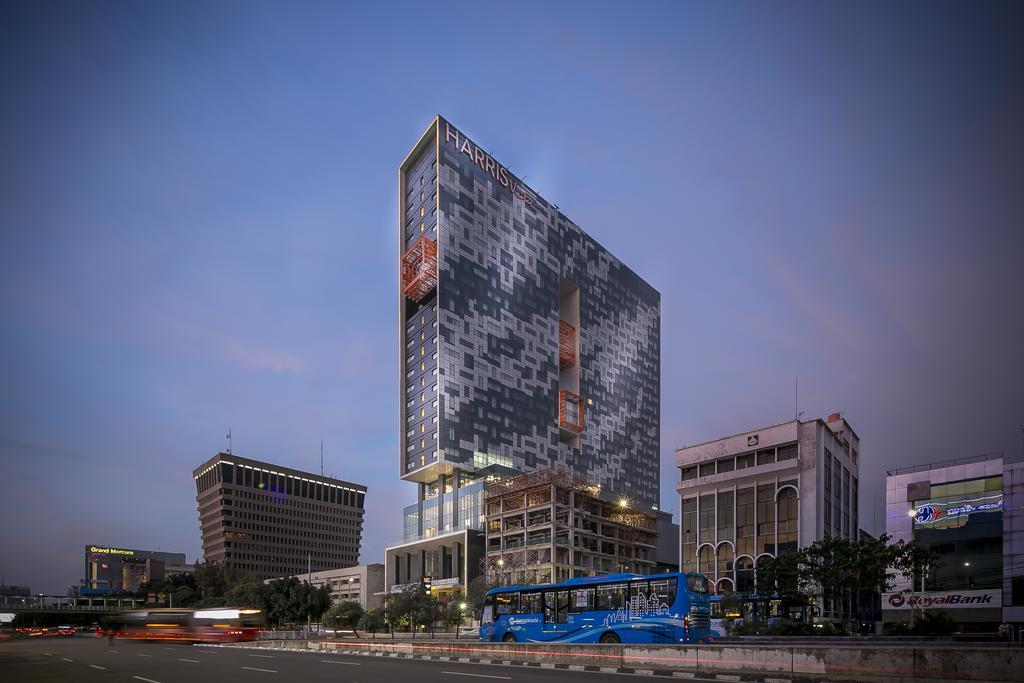 HARRIS Vertu Hotel Harmoni Jakarta Exterior foto
